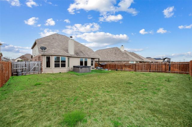 405 Farm Creek DR, Hutto, TX 78634
