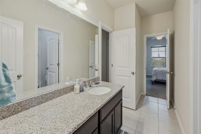 405 Farm Creek DR, Hutto, TX 78634