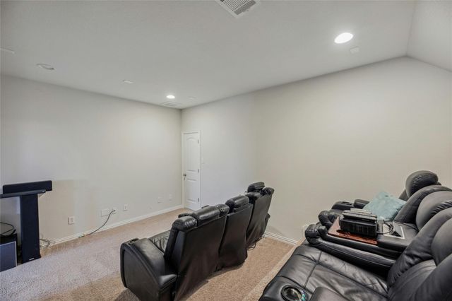 405 Farm Creek DR, Hutto, TX 78634