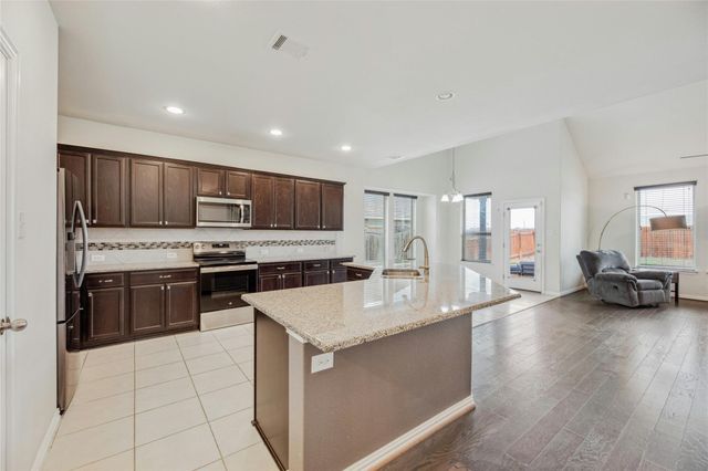 405 Farm Creek DR, Hutto, TX 78634