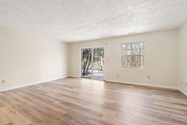 200 Summertree Drive, Porter, IN 46304