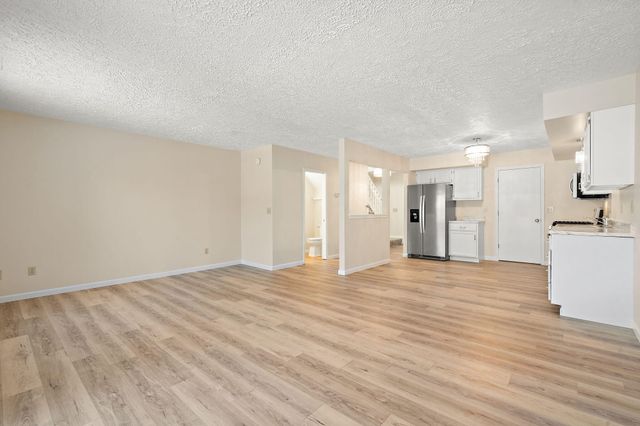 200 Summertree Drive, Porter, IN 46304