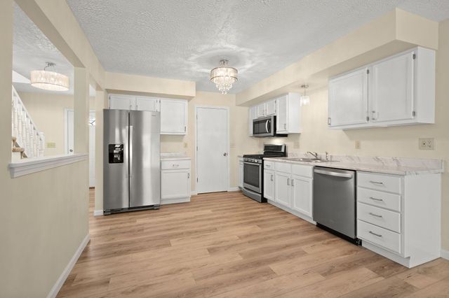 200 Summertree Drive, Porter, IN 46304