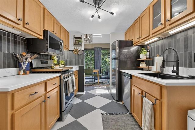 7750 Roswell Road F5, Atlanta, GA 30350