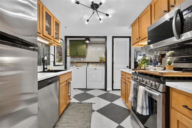 7750 Roswell Road F5, Atlanta, GA 30350