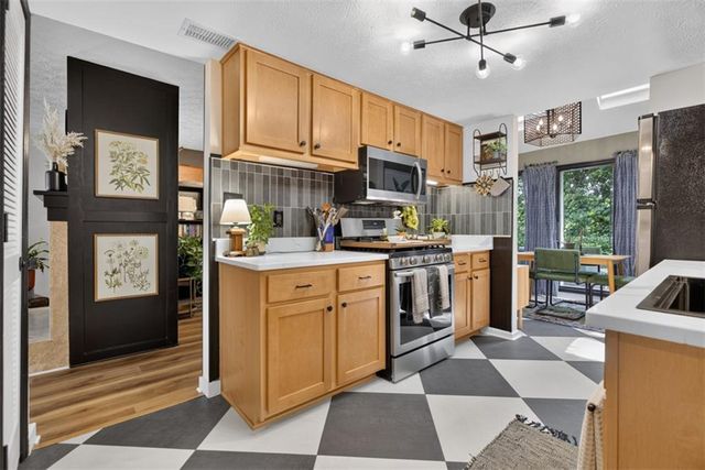 7750 Roswell Road F5, Atlanta, GA 30350