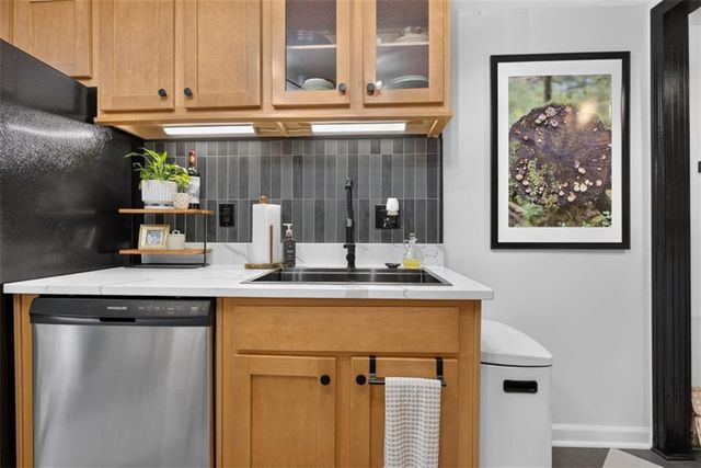 7750 Roswell Road F5, Atlanta, GA 30350