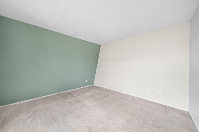 5421 Worthington Forest Place E, Columbus, OH 43229