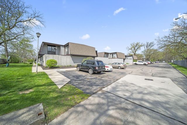 5421 Worthington Forest Place E, Columbus, OH 43229