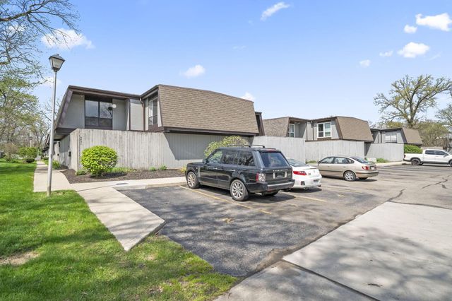5421 Worthington Forest Place E, Columbus, OH 43229