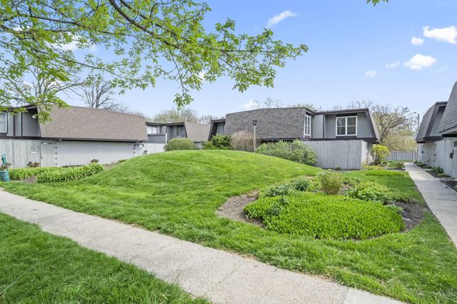 5421 Worthington Forest Place E, Columbus, OH 43229