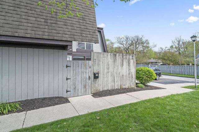 5421 Worthington Forest Place E, Columbus, OH 43229