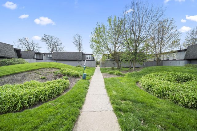 5421 Worthington Forest Place E, Columbus, OH 43229