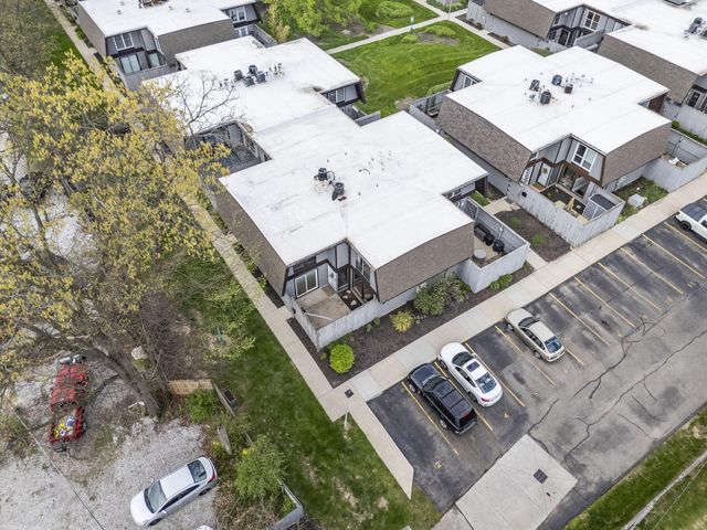 5421 Worthington Forest Place E, Columbus, OH 43229