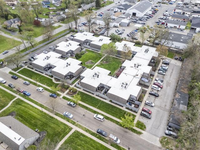5421 Worthington Forest Place E, Columbus, OH 43229