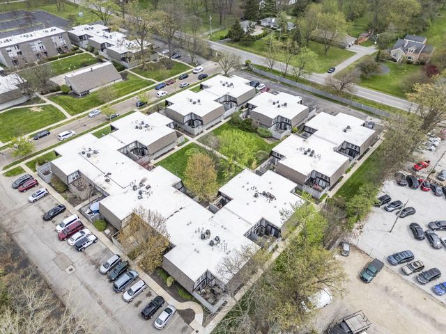 5421 Worthington Forest Place E, Columbus, OH 43229