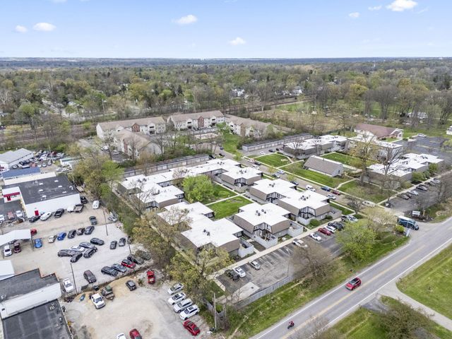 5421 Worthington Forest Place E, Columbus, OH 43229