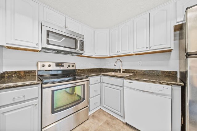5421 Worthington Forest Place E, Columbus, OH 43229