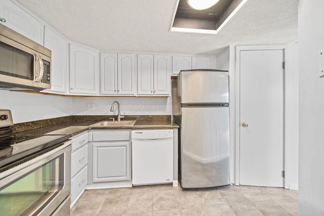 5421 Worthington Forest Place E, Columbus, OH 43229