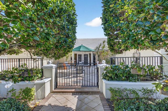 11740 N Lake Drive, Boynton Beach, FL 33436