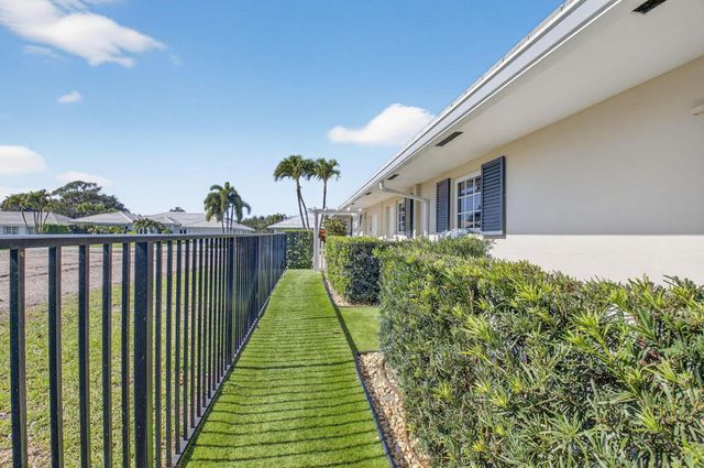 11740 N Lake Drive, Boynton Beach, FL 33436