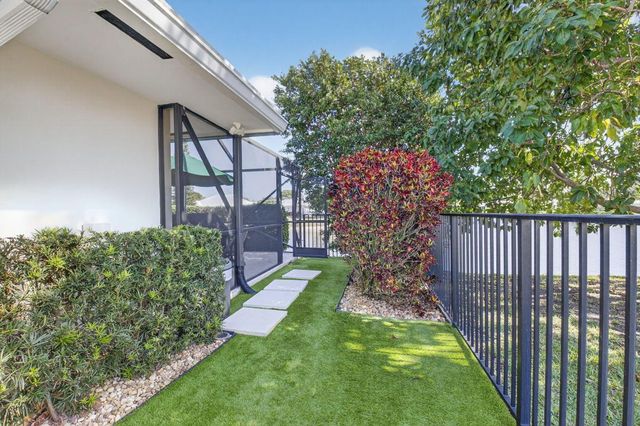 11740 N Lake Drive, Boynton Beach, FL 33436