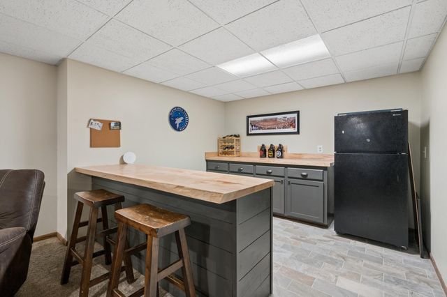 2820 Washta Bay Road, Chanhassen, MN 55331