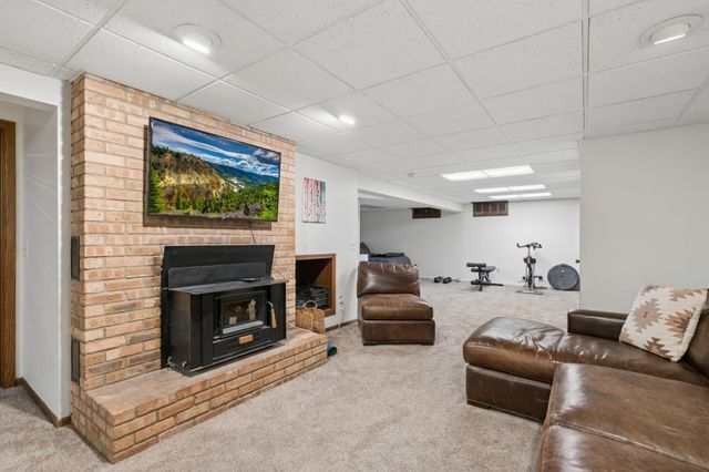 2820 Washta Bay Road, Chanhassen, MN 55331