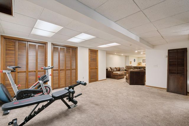 2820 Washta Bay Road, Chanhassen, MN 55331