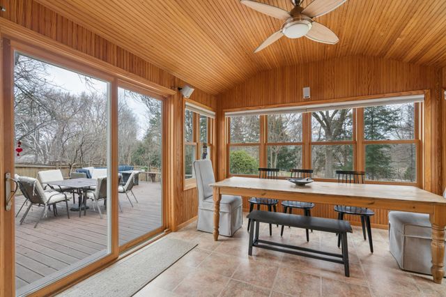 2820 Washta Bay Road, Chanhassen, MN 55331