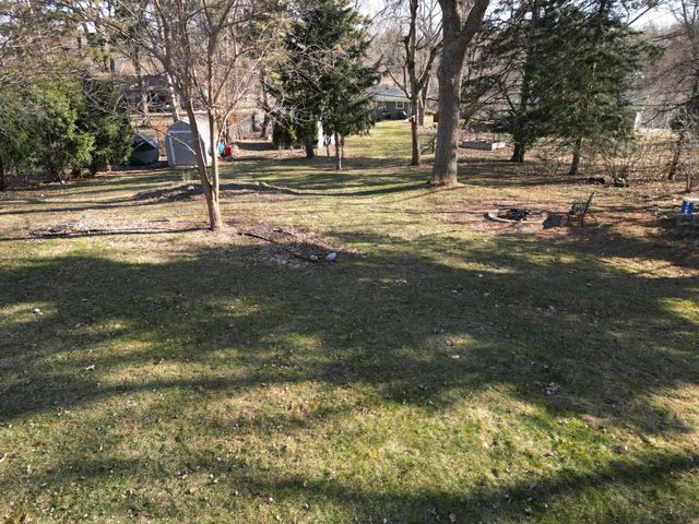 2820 Washta Bay Road, Chanhassen, MN 55331