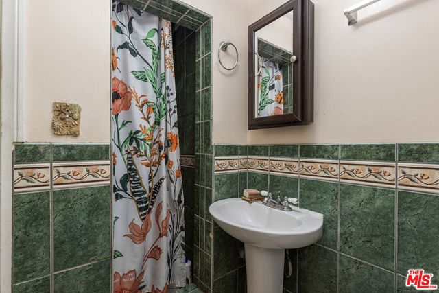 12205 Spring Trail, Sylmar, CA 91342