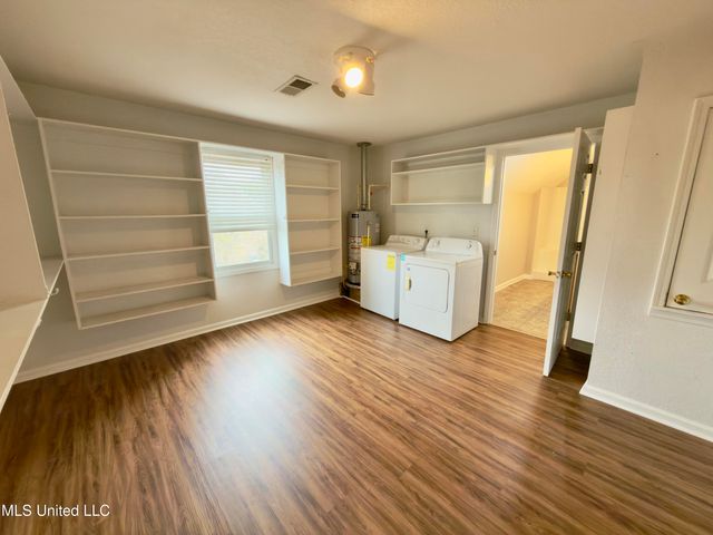 123 Palmer Lane, Holly Springs, MS 38635