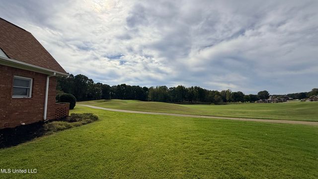 123 Palmer Lane, Holly Springs, MS 38635