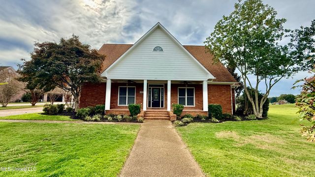 123 Palmer Lane, Holly Springs, MS 38635