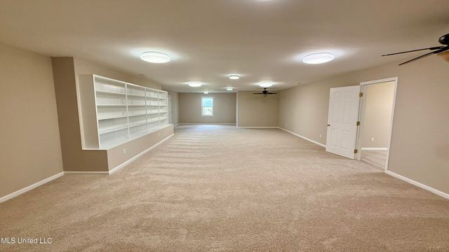 123 Palmer Lane, Holly Springs, MS 38635