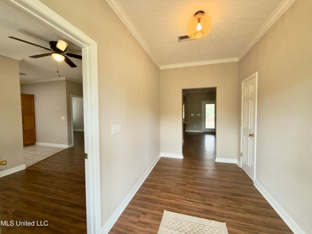 123 Palmer Lane, Holly Springs, MS 38635