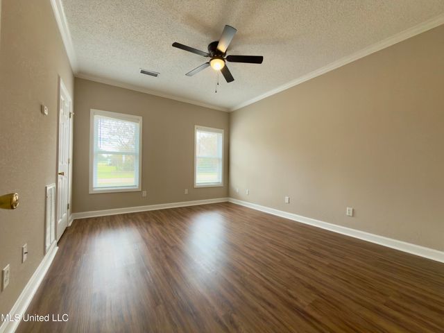 123 Palmer Lane, Holly Springs, MS 38635