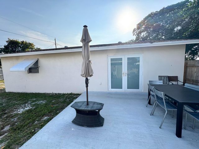 3344 Plaza Place, Lake Worth, FL 33462