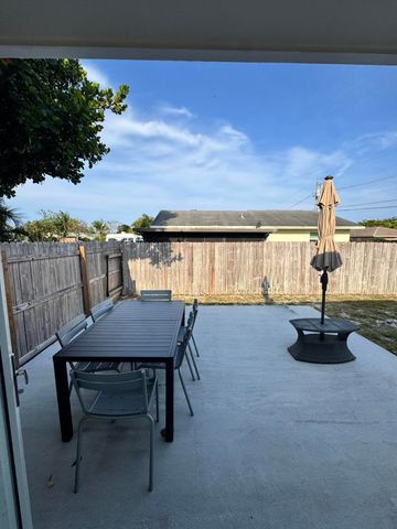 3344 Plaza Place, Lake Worth, FL 33462