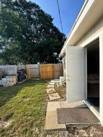 3344 Plaza Place, Lake Worth, FL 33462
