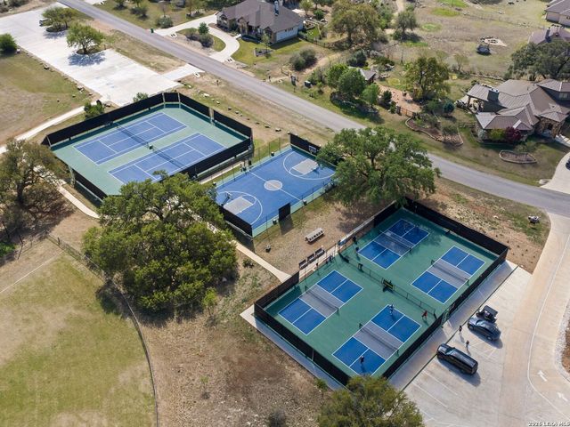 1333 Powder Ridge, New Braunfels, TX 78132