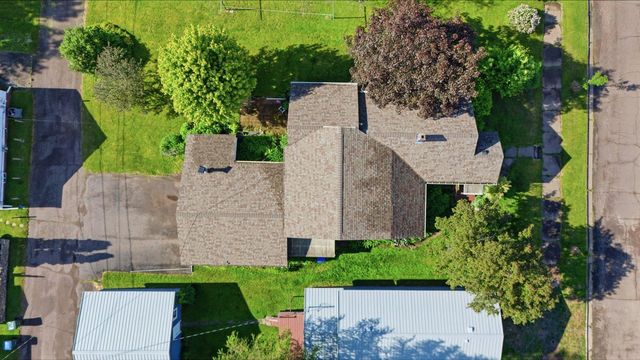 27 17th Street, Cloquet, MN 55720
