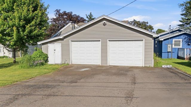 27 17th Street, Cloquet, MN 55720