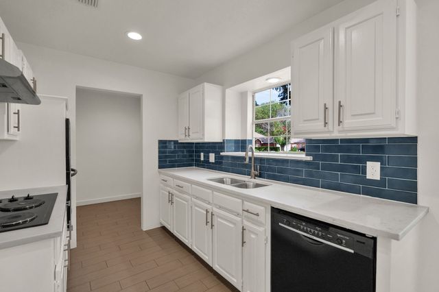 2233 Woodview Drive, Flower Mound, TX 75028
