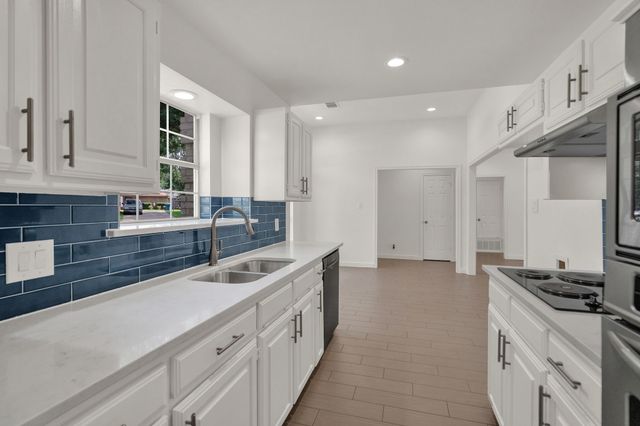 2233 Woodview Drive, Flower Mound, TX 75028