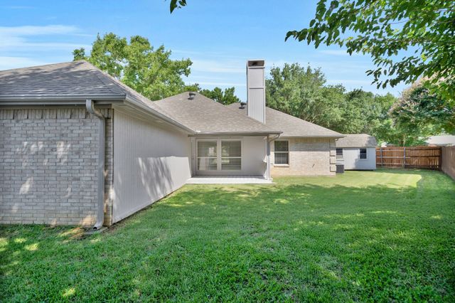 2233 Woodview Drive, Flower Mound, TX 75028