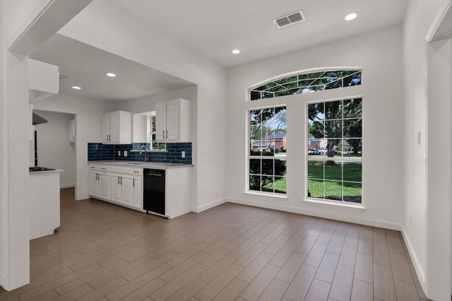 2233 Woodview Drive, Flower Mound, TX 75028