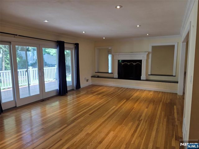 18 Skyline Drive, Englewood Cliffs, NJ 07632