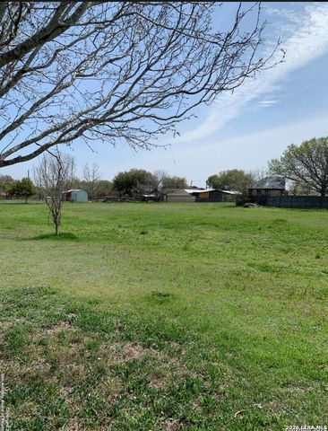 1908 Tierra Mesa, China Grove, TX 78263